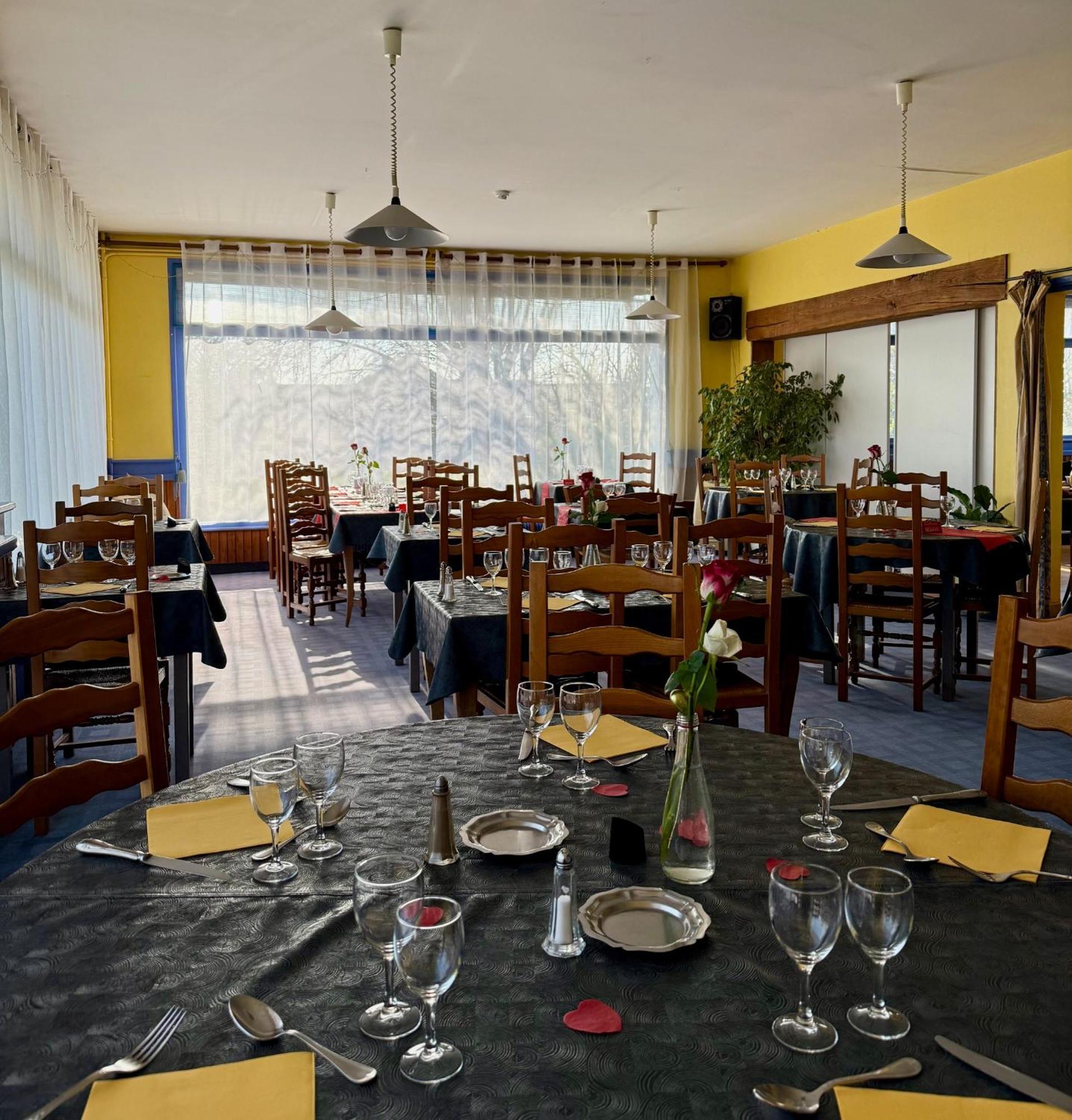 فندق Le Relais De La Route Bleue Saint-Loup  المظهر الخارجي الصورة